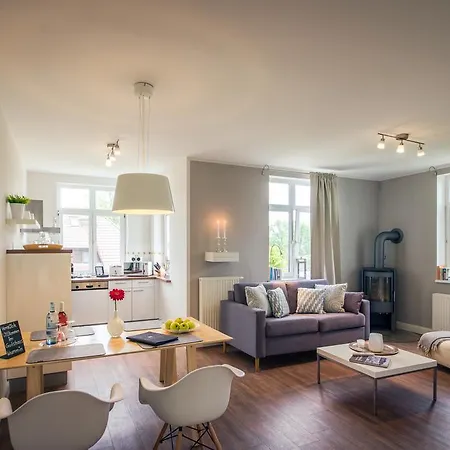 Gutshaus Usedom * Krummin